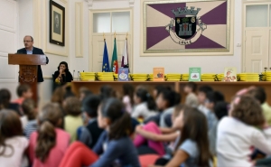  Alunos do 1º Ciclo do Concelho de Loulé recebem coleção de livros  para sensibilização do combate ao Desperdício Alimentar