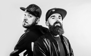 SAM THE KID & MUNDO SEGUNDO EM ENCONTRO INÉDITO COM NAPOLEÃO MIRA PARA CELEBRAR A LIBERDADE