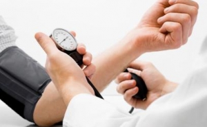 Rastreios gratuitos à hipertensão em todo o país