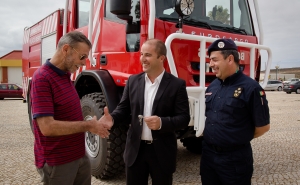 Bombeiros de Vila do Bispo recebem Veiculo Florestal de Combate a Incêndios 