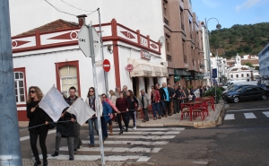 250 pessoas criaram Cordão Humano em defesa da extensão de saúde de São Bartolomeu de Messines