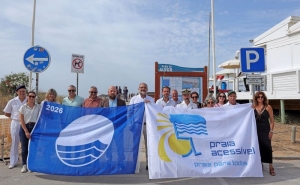 Praias de Portimão hasteiam a Bandeira Azul pelo 39º ano consecutivo 
