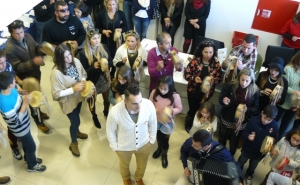 Em dia de Reis, as Charolas dão as boas vindas ao novo ano na ALGAR.