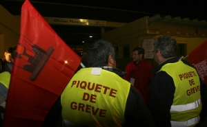 Trabalhadores da administração pública em greve a 16 de maio