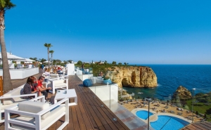 Estrelas britânicas levam CGD a tribunal para recuperar investimento em casas de luxo na Quinta do Lago