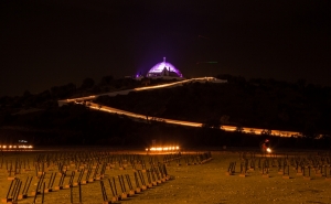 Torch Light Parade na abertura do LUZA Festival