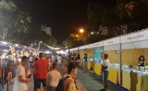 LIVROS E ARTESANATO «INVADEM» FEIRA DE VERÃO DE QUARTEIRA  ATÉ 18 DE AGOSTO