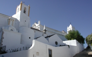 Munícipio de Tavira mantém apoio social