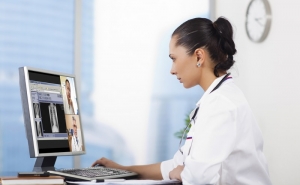 Teledermatologia reduziu em 20 dias tempo de espera para consulta no Algarve