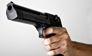 Assaltantes à mão armada