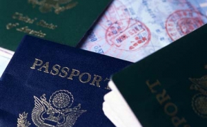 Cinco acusados de auxílio à imigração ilegal e falsificação de documento