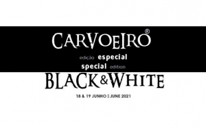 Lagoa assinala o evento «Carvoeiro Black & White» com a decoração das ruas da vila