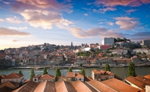 Investimento captado com vistos gold desce 59% num mês