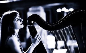 HARPISTA GIULIA VASOPOLLO APRESENTA-SE EM CONCERTO NO TEATRO MASCARENHAS GREGÓRIO, EM SILVES