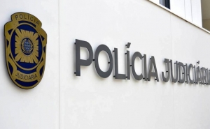 PJ investiga morte de idosa encontrada em casa, em Alcantarilha