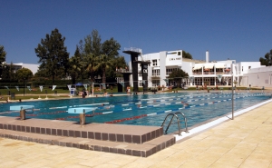 PISCINAS MUNICIPAIS DE LOULÉ CELEBRAM 30 ANOS COM TERTÚLIA E ESPETÁCULO DE FOGO