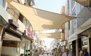 RUA DAS «LOJAS» EM PORTIMÃO GANHA SOMBRA E FRESCURA