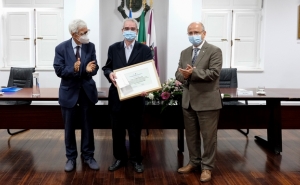 MÁRIO DE CARVALHO RECEBE EM LOULÉ O GRANDE PRÉMIO DE CRÓNICA E DISPERSOS LITERÁRIOS 
