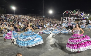 Marcha Florinhas de Quarteira encanta no desfile de São João