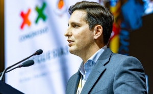 Armação de Pêra afirma liderança no poder local e leva à agenda nacional a exigência de justiça territorial 