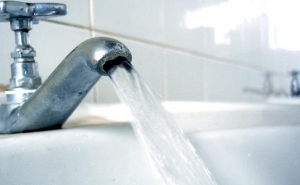 Águas do Algarve quer distribuir água até às torneiras e garantir qualidade e preço únicos