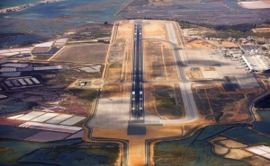 Avião da Força Aérea reporta problema elétrico e aterra de emergência em Faro