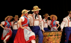 FOLKFARO NA SENDA DOS RITMOS DO MUNDO!