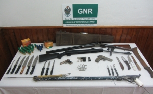 Homem de 64 anos detido por posse de arma proibida