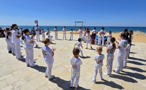 QUARTEIRA | Roda mensal de capoeira anima o calçadão com a energia de Belinha Maculelê