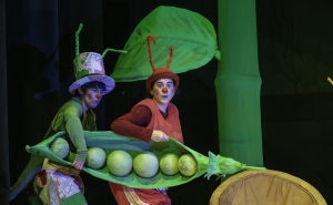 Companhia espanhola traz ao Teatro Municipal de Portimão o espetáculo «A Cigarra e a Formiga, em Tecido e Cartão»