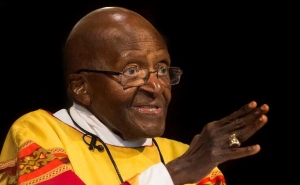 Arcebispo sul-africano e Nobel da Paz Desmond Tutu morre aos 90