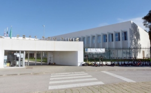 LOULÉ AVANÇA COM REABILITAÇÃO DOS BALNEÁRIOS DO PAVILHÃO MUNICIPAL PROFESSOR CARLOS GRAVATA, EM QUARTEIRA