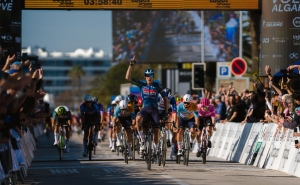 Volta ao Algarve: Paul Magnier «bisa» na quarta etapa e Ayuso segue na liderança