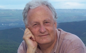 ALEXANDRE QUINTANILHA APRESENTA DESAFIOS ATUAIS DA BIOMEDICINA EM LOULÉ