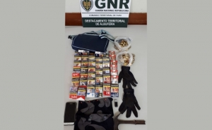 Olhos de Água – Detido em flagrante a furtar máquina de tabaco