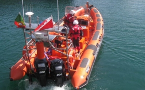 Salva Vidas Resgatou Tripulação de Embarcação - Olhão