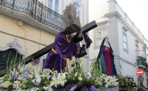 Tradição da Procissão do Senhor dos Passos volta a cumprir-se em Olhão
