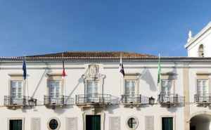 APOIO ÀS FAMÍLIAS, ACESSO À HABITAÇÃO, EDUCAÇÃO, SAÚDE E AÇÃO  CLIMÁTICA SÃO PRIORIDADES EM LOULÉ EM 2020