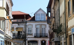 Oferta de casas à venda desceu 7% no último ano