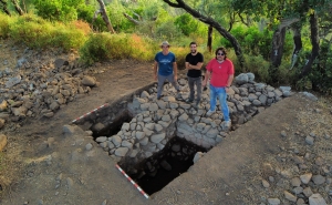  Sondagem arqueológica realizada no Sítio Arqueológico do Cerro do Castelo de Alferce
