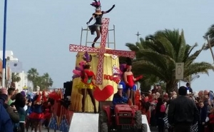 Hollywood chegou a Quarteira para um Carnaval folião (150 Fotos)