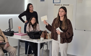 Quarteira partilha memórias e emoções em encontro comunitário 