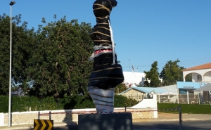 «SHOPPING LADY» DÁ VIDA A ROTUNDA DE ALMANCIL