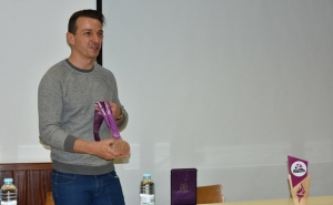 INDIVIDUALIDADES NA ESCOLA: LENINE CUNHA REGRESSA À ESCOLA EM LOULÉ