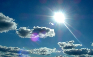 Fim de semana com céu pouco nublado e descida da temperatura