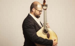 RONDA DOS QUATRO CAMINHOS COM GUITARRISTA RICARDO MARTINS EM ENCONTRO INÉDITO NO CINE-TEATRO LOULETANO