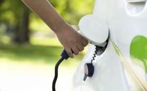 Há cada vez mais portugueses a comprar carros 100% elétricos