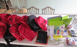 ASCA e ACCA entregam Mochilas Recheadas de Materiais a crianças carenciadas