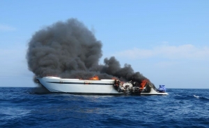 Incêndio em embarcação ao largo de Sines