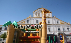 Dia da Criança celebrado em Portimão com insufláveis gratuitos